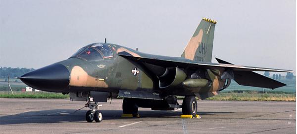 General Dynamics F-111 — двухместный тактический бомбардировщик.