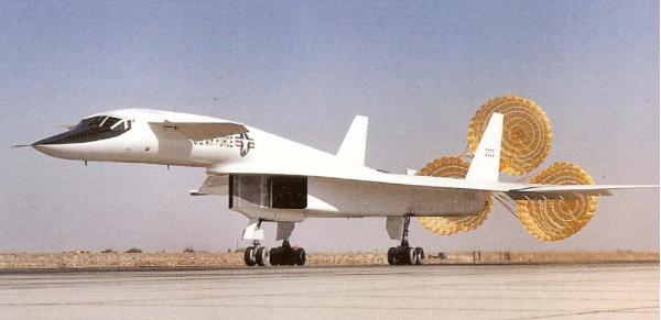 XB-70 «Valkyrie». Стратегический бомбардировщик. (США)