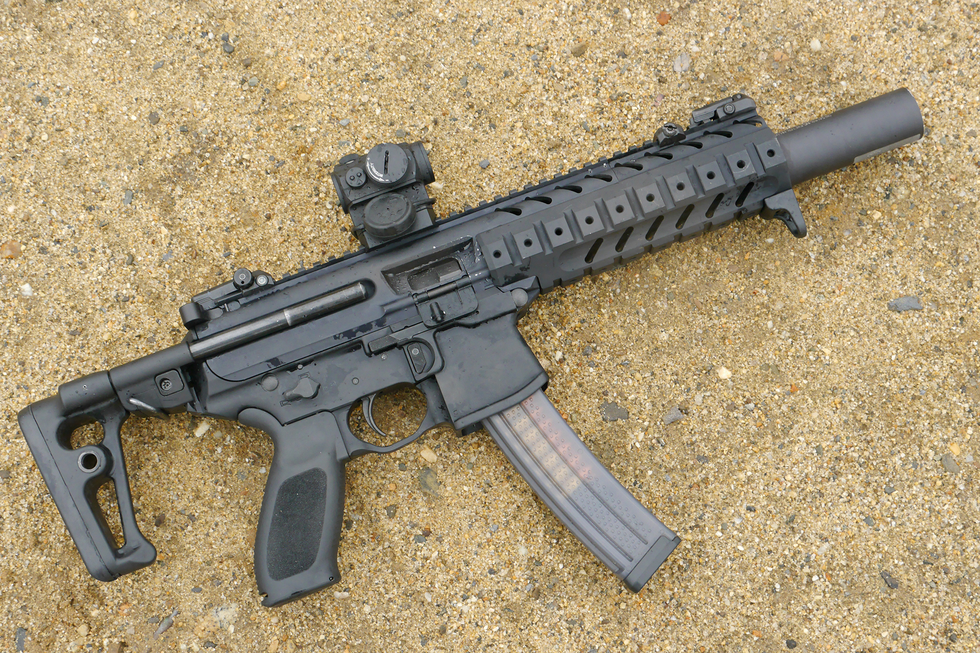 SIG-Sauer MPX - американский пистолет-пулемет. 
