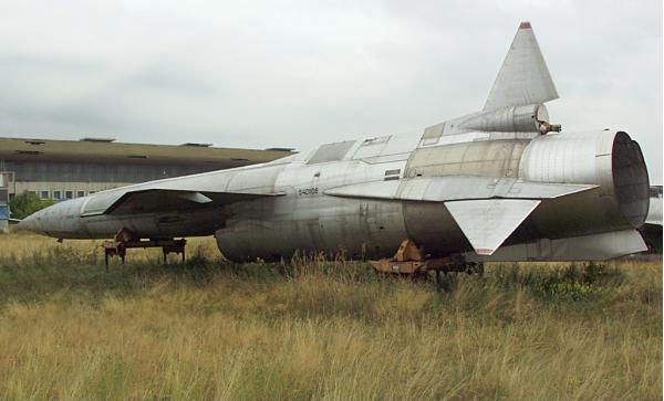 Ту-123 «Ястреб» - Cверхзвуковой дальний беспилотный разведчик. (СССР)