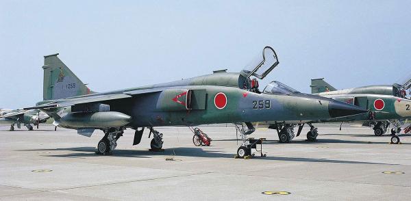 Mitsubishi F-1. Истребитель-бомбардировщик. (Япония)