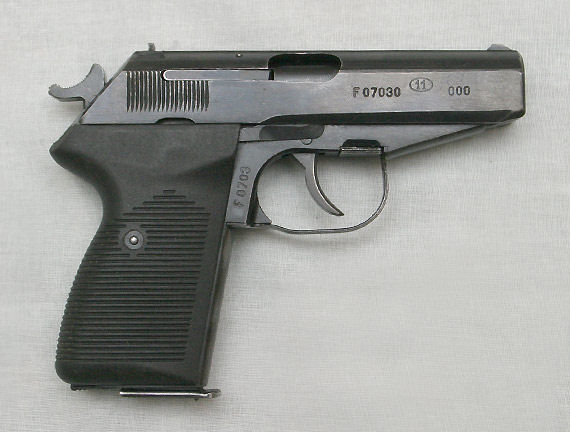 P-83. Самозарядный пистолет. (Польша)