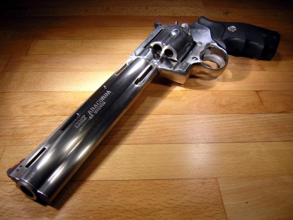 Colt Anaconda. Крупнокалиберный револьвер. (США)