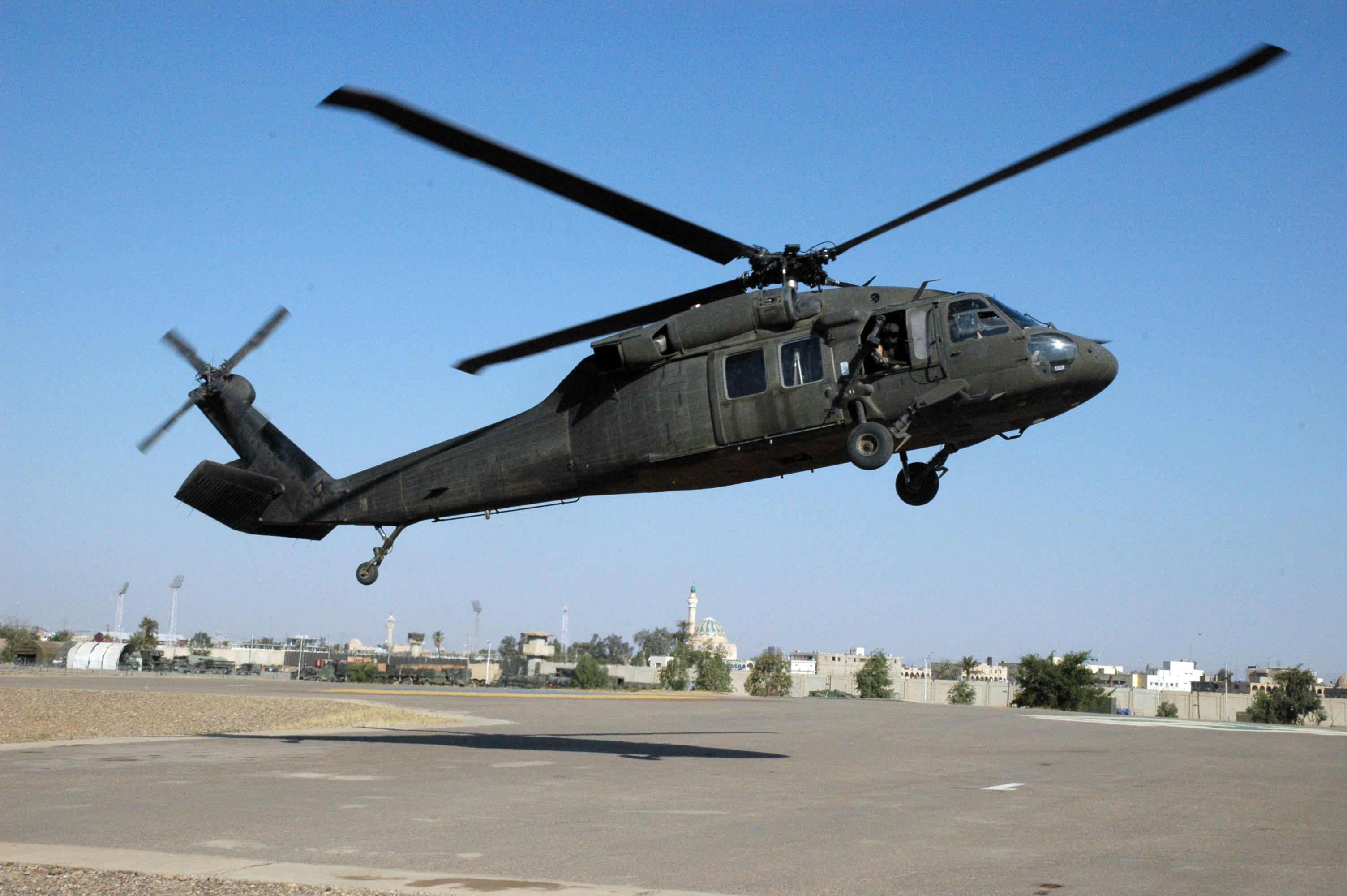 Американские военные вертолеты. Uh-60 Black Hawk. Вертолёт uh-60m Black Hawk. Sikorsky uh-60 Black Hawk вертолет. Вертолет Блэк Хоук.