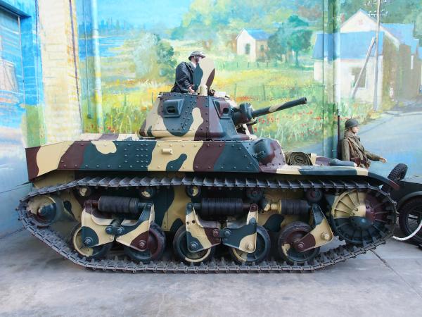 AMC 35. Легкий танк. (Франция)