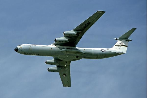 Lockheed C-141 Starlifter. Транспортный самолет. (США)
